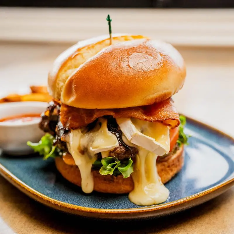 Best neighborhood bistro Edmonton Belgravia Hub